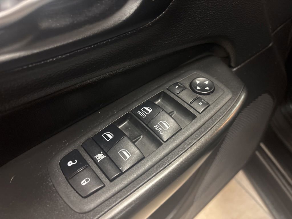 Used 2022 Jeep Cherokee Trailhawk image 24