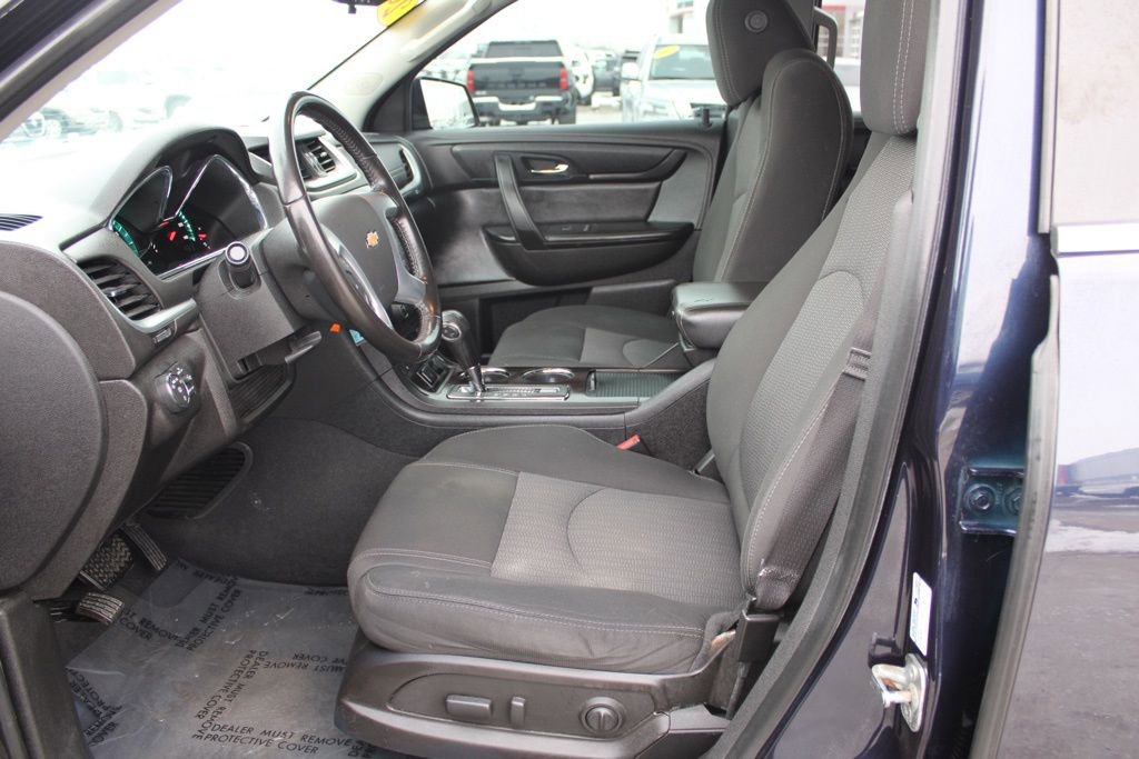 Used 2017 Chevrolet Traverse LT w/ Style and Technology Package image 14