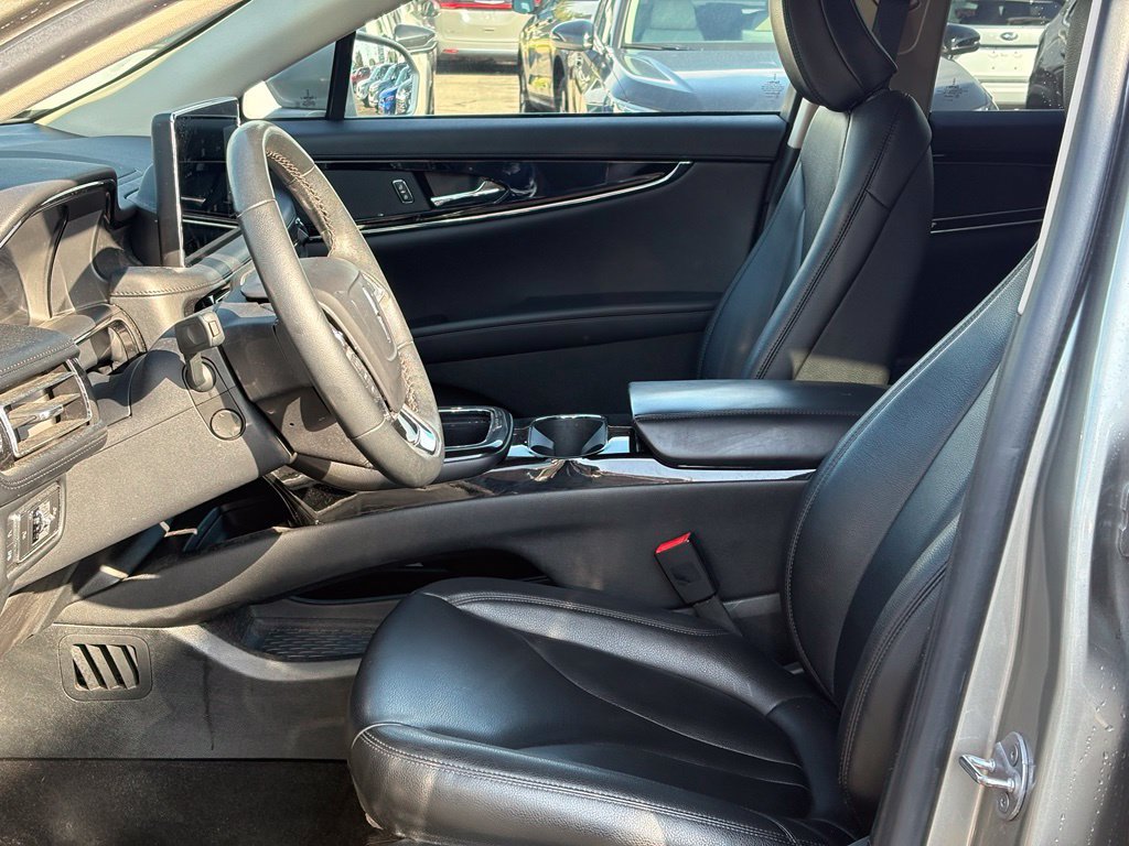 Used 2023 Lincoln Nautilus AWD w/ Premium Package image 11
