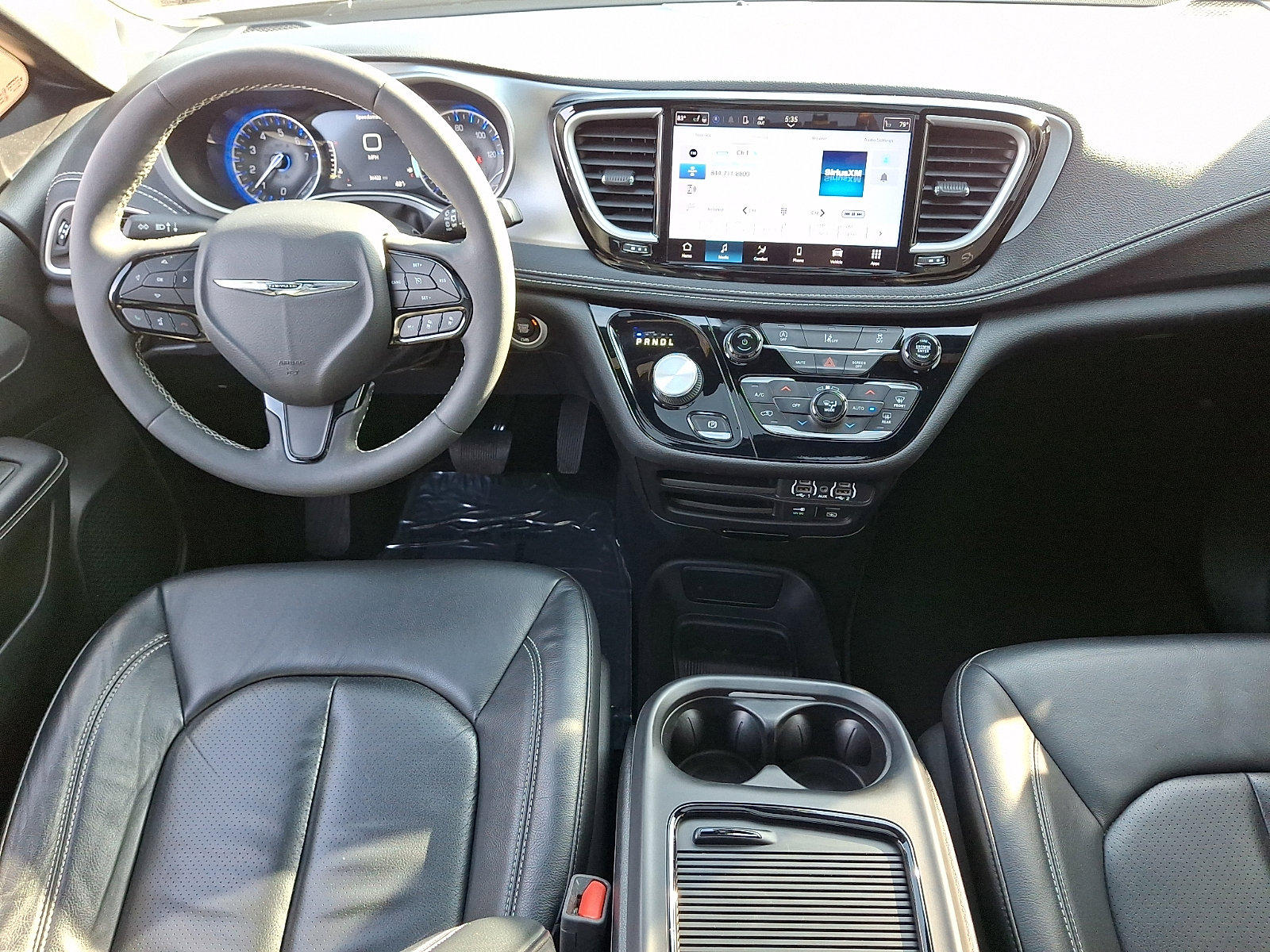 Used 2022 Chrysler Pacifica Touring-L w/ S Appearance Package image 15