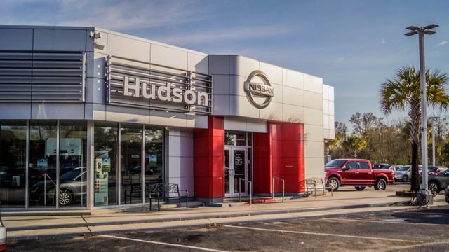 Used 2019 Nissan Sentra SV image 3