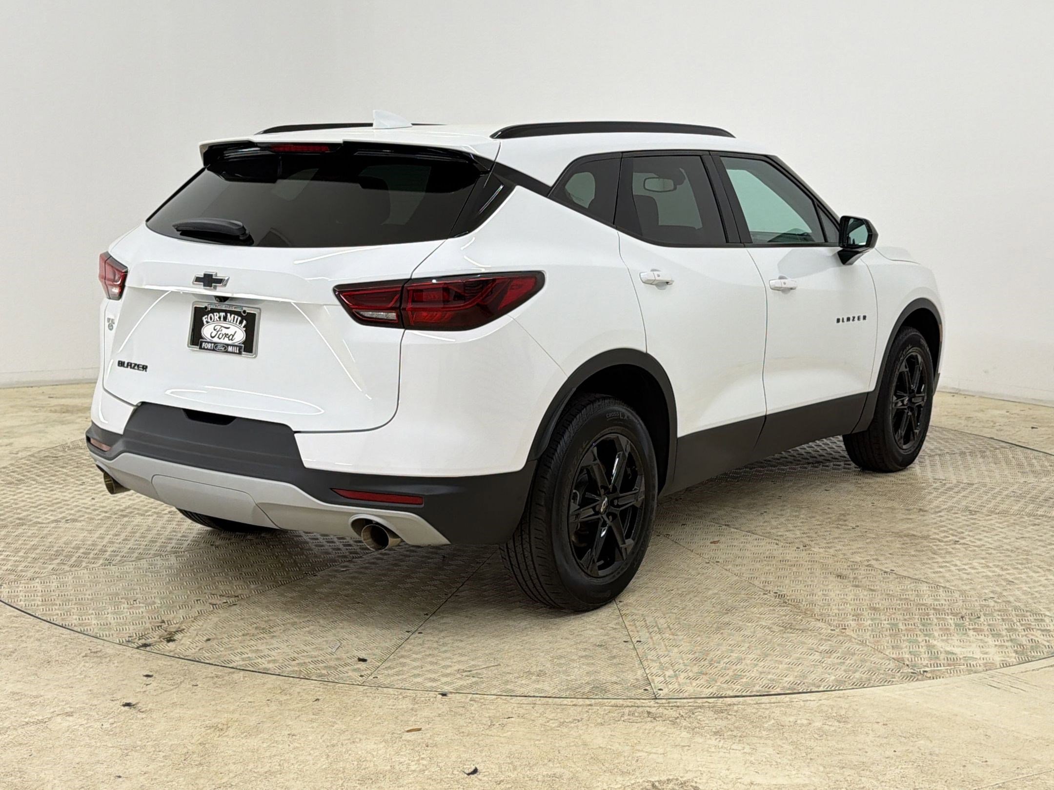 Used 2023 Chevrolet Blazer LT image 9