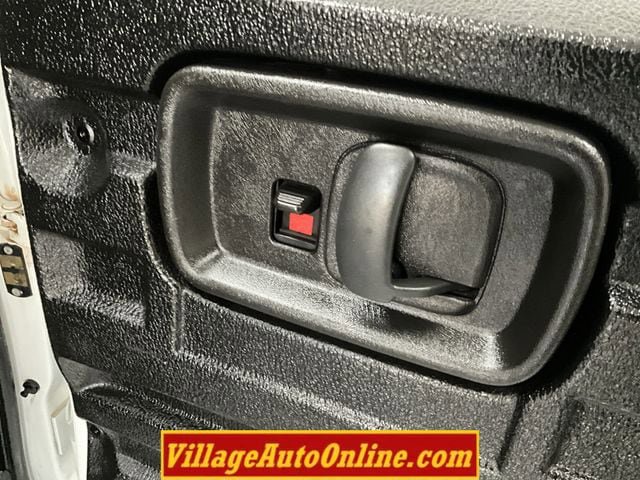 Used 2015 GMC Savana 2500 RWD image 30