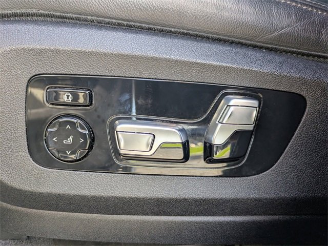 Used 2021 BMW X7 xDrive40i w/ Premium Package image 25