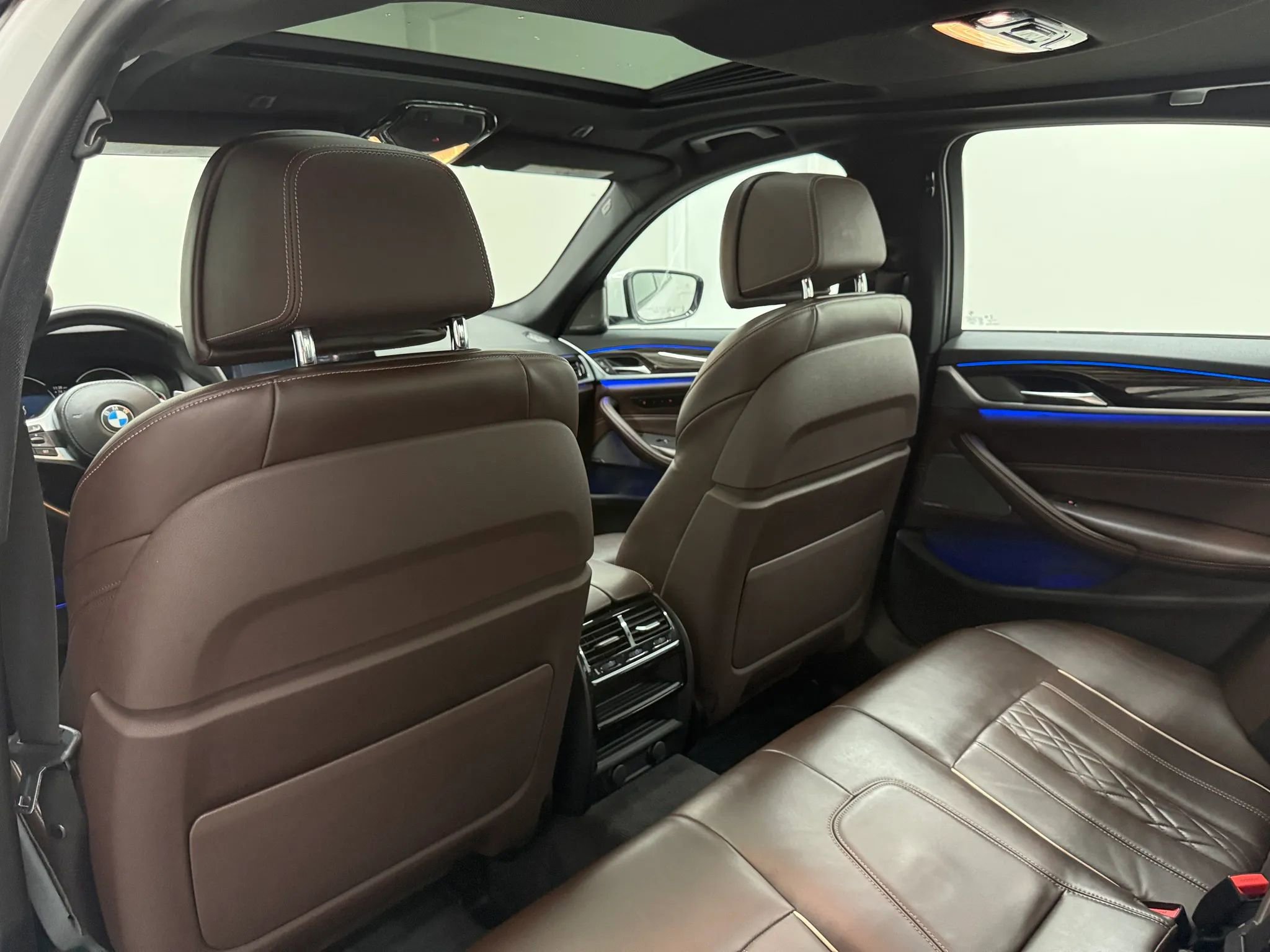 Used 2019 BMW 540i w/ M Sport Package image 13