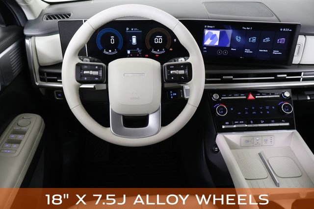 Used 2025 Hyundai Santa Fe SEL FWD image 19
