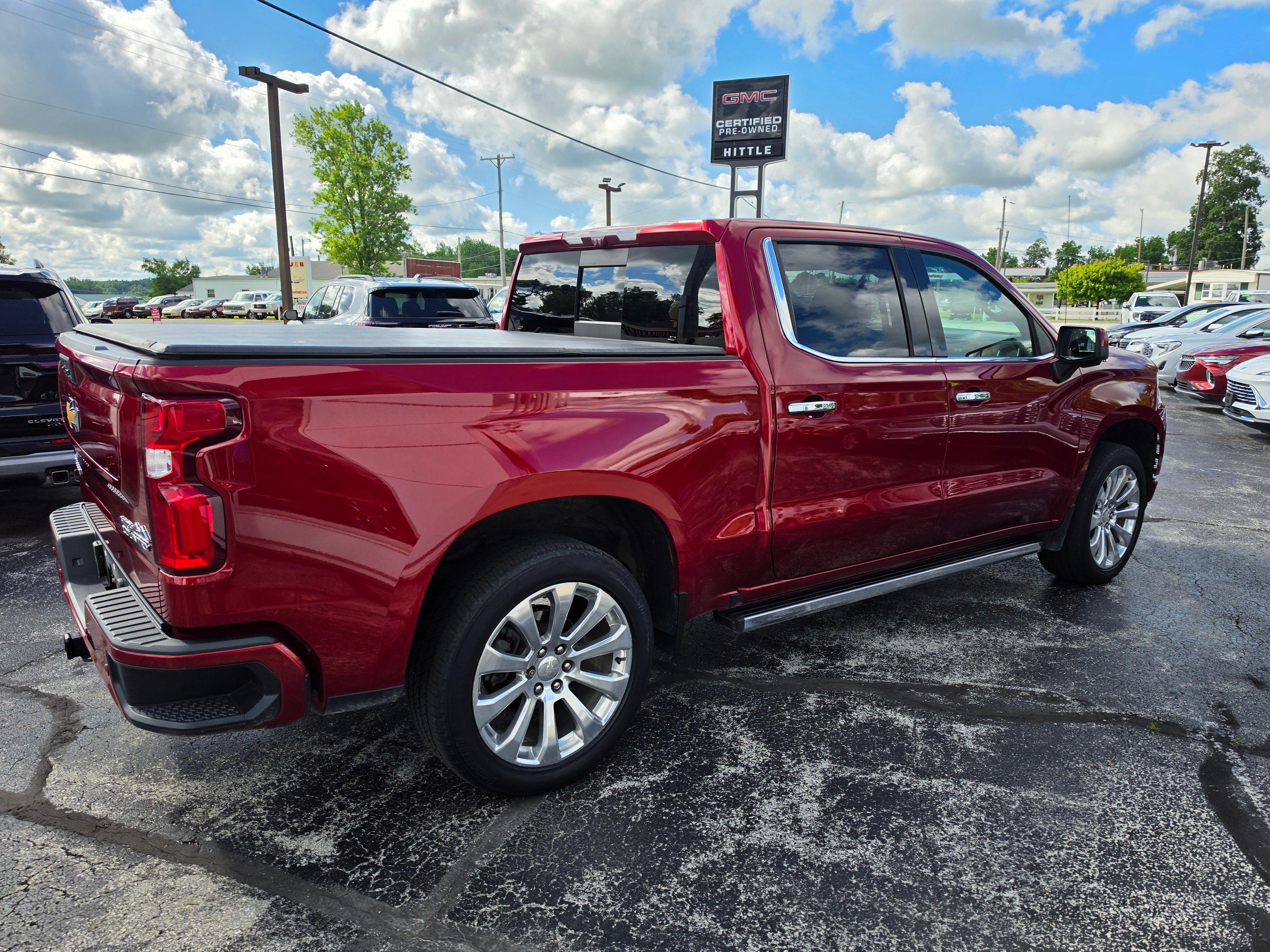 Used 2022 Chevrolet Silverado 1500 High Country w/ Technology Package AWD/4WD image 4