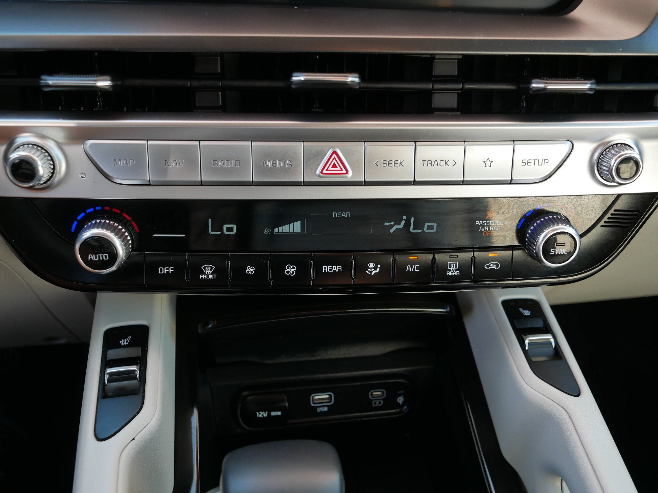 Certified 2024 Kia Telluride S w/ S Sunroof Package AWD/4WD image 23