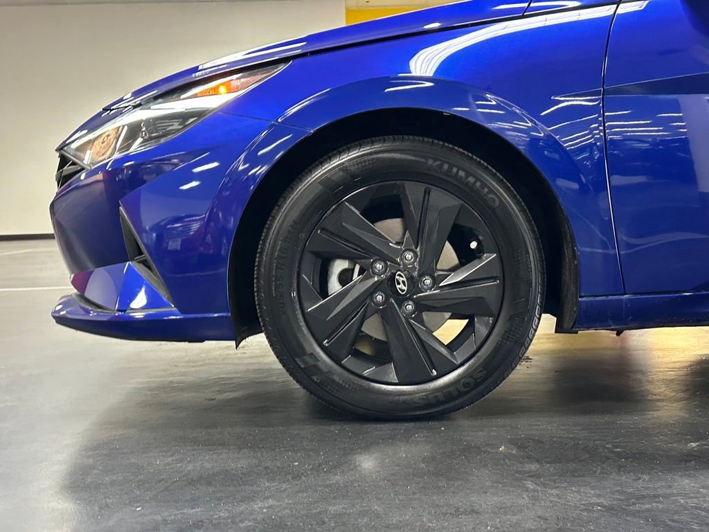 Used 2023 Hyundai Elantra Blue image 12