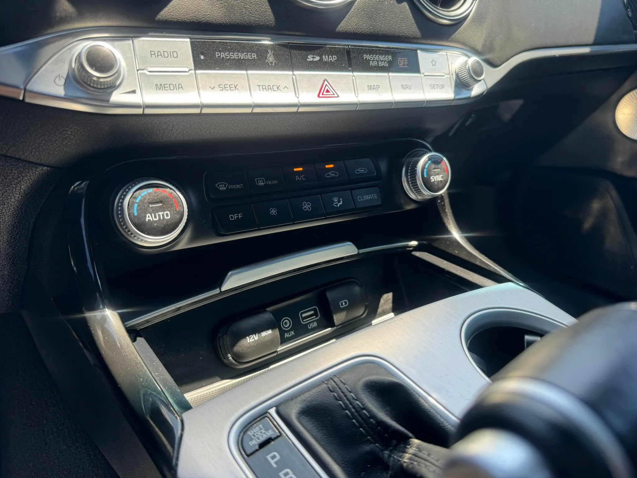 Used 2018 Kia Stinger GT1 AWD/4WD image 53