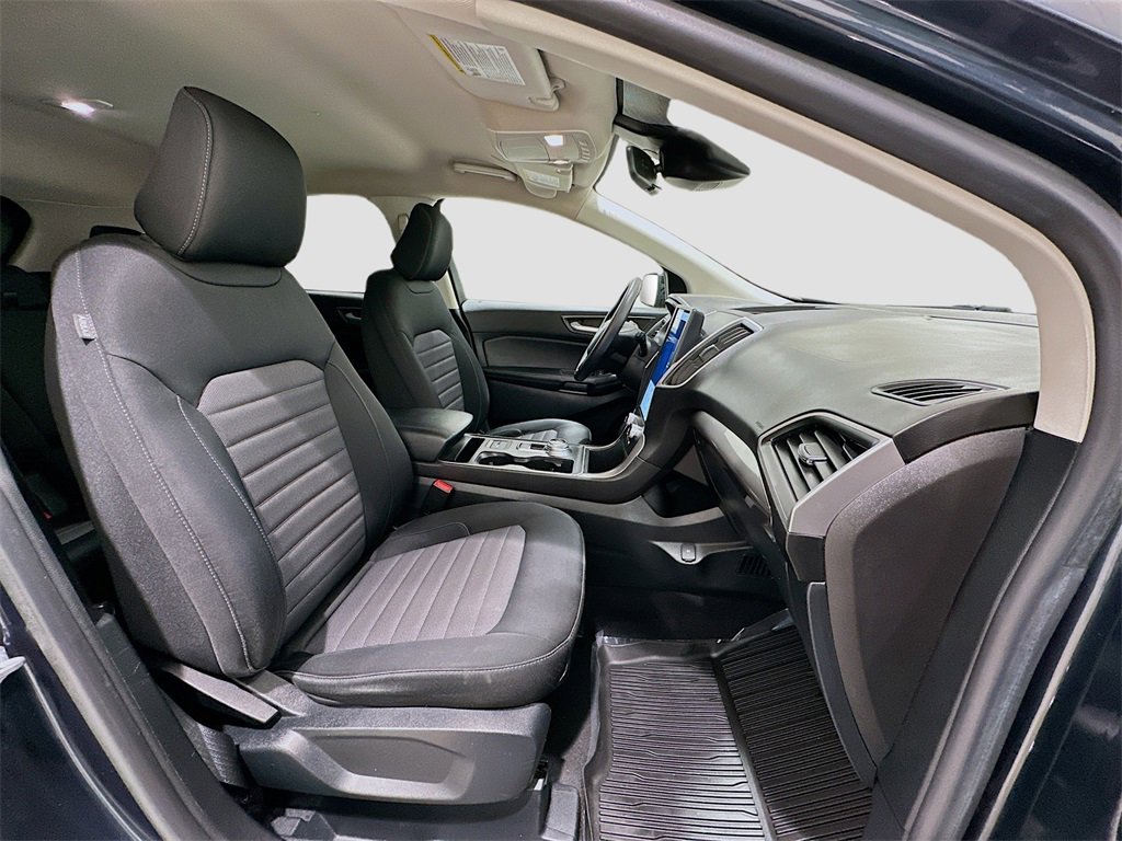 Used 2022 Ford Edge SE w/ Black Appearance Package image 27