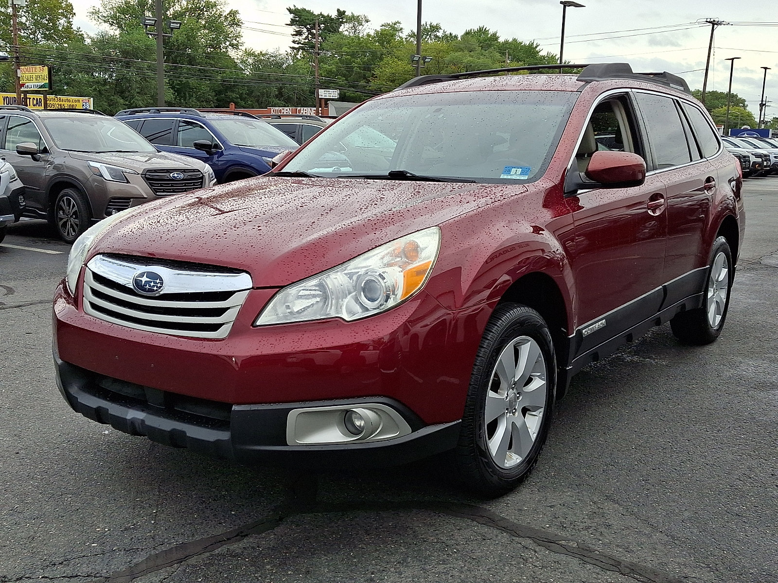 Used 2011 Subaru Outback 2.5i Premium AWD/4WD image 3