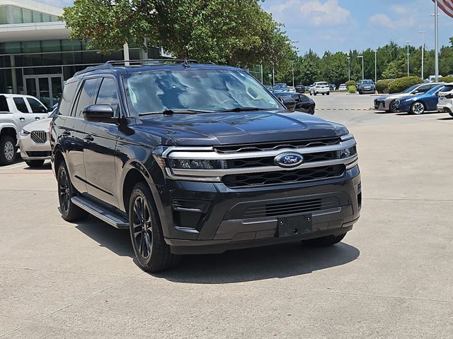 Used 2023 Ford Expedition XLT RWD image 3