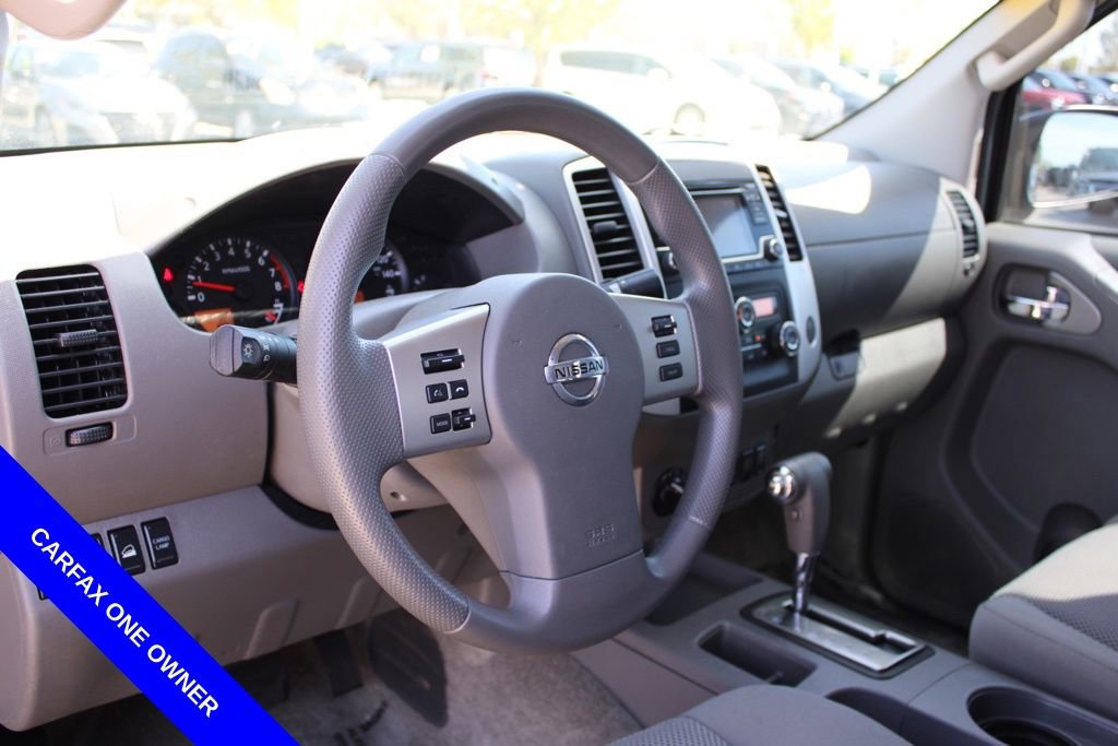 Used 2015 Nissan Frontier SV w/ SV Value Truck Package AWD/4WD image 17