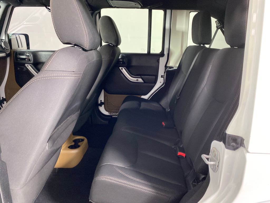 Used 2015 Jeep Wrangler Unlimited Sahara w/ Connectivity Group image 23