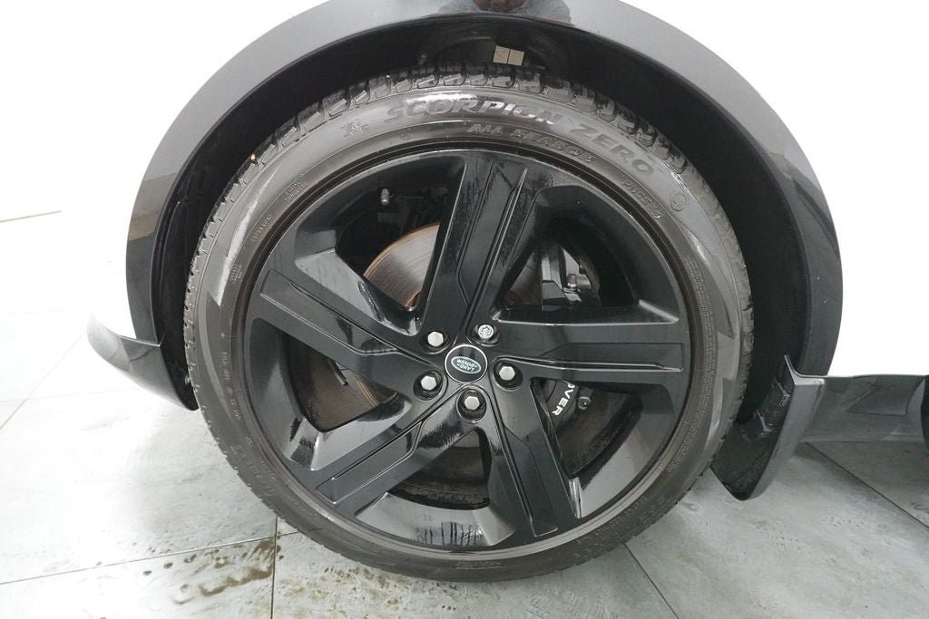 Used 2023 Land Rover Discovery Metropolitan Edition AWD/4WD image 37