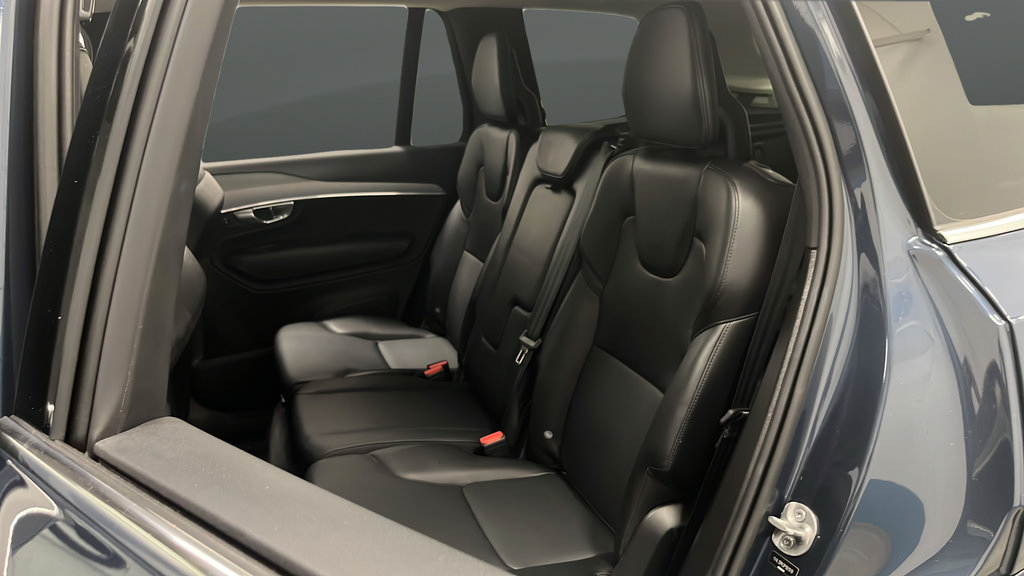 Used 2023 Volvo XC90 B5 Core AWD/4WD image 24