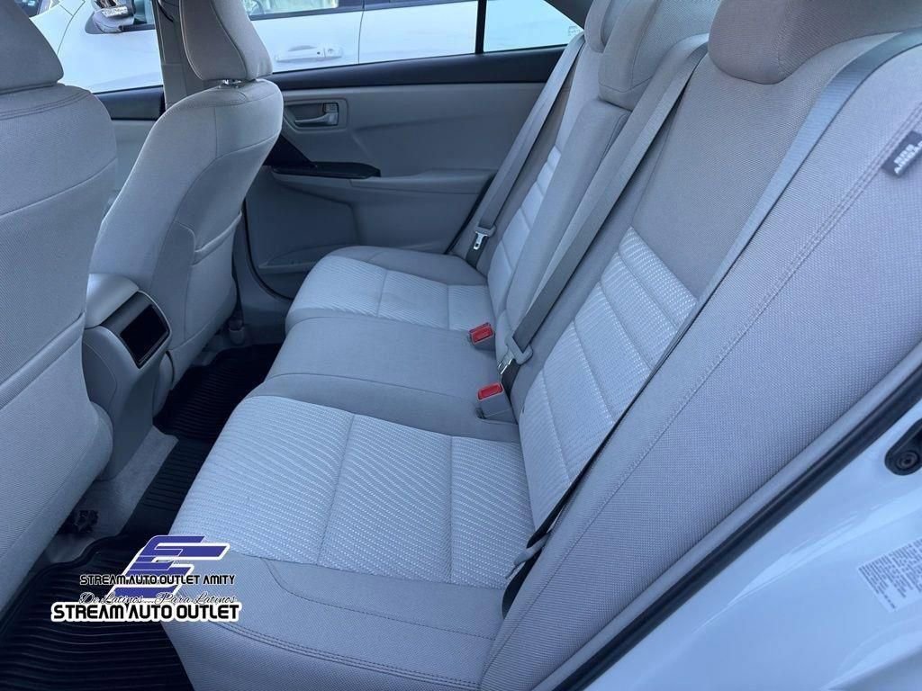 Used 2017 Toyota Camry LE image 28