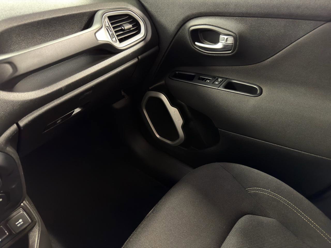 Used 2020 Jeep Renegade Sport FWD image 25