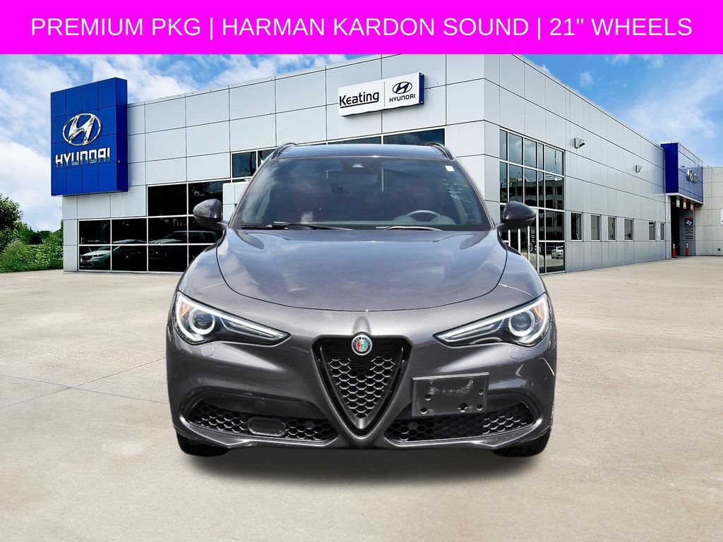 Used 2023 Alfa Romeo Stelvio Veloce AWD/4WD image 2