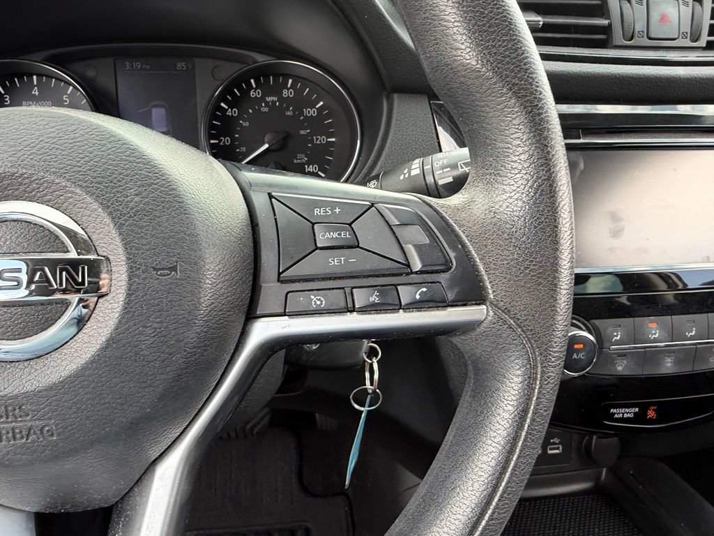 Used 2018 Nissan Rogue S FWD image 27