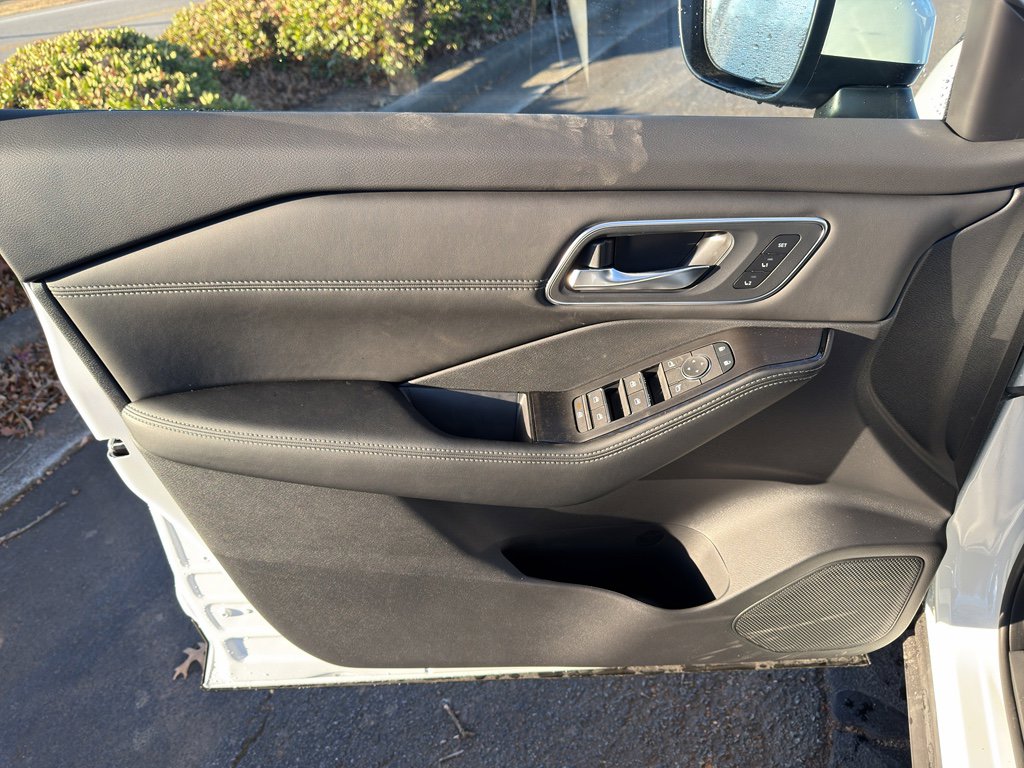 New 2026 Nissan Rogue Platinum w/ Platinum Premium Package image 16