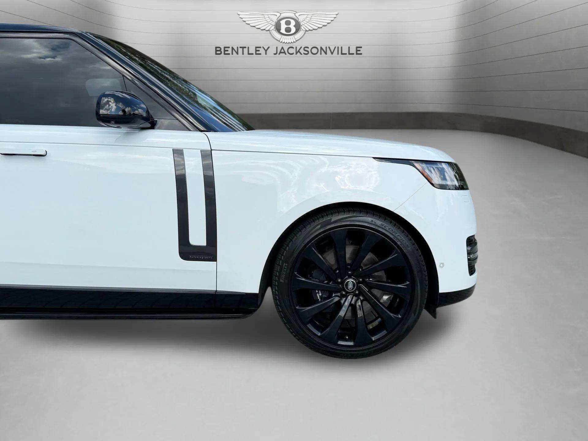 Used 2023 Land Rover Range Rover Long Wheelbase Autobiography AWD/4WD image 9
