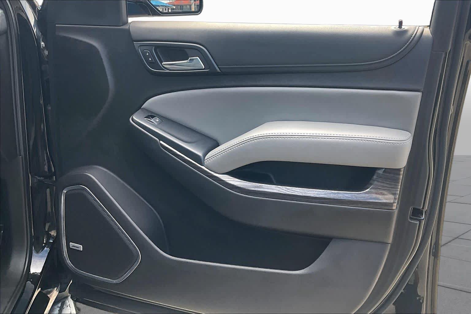 Used 2018 Chevrolet Suburban LT RWD image 23
