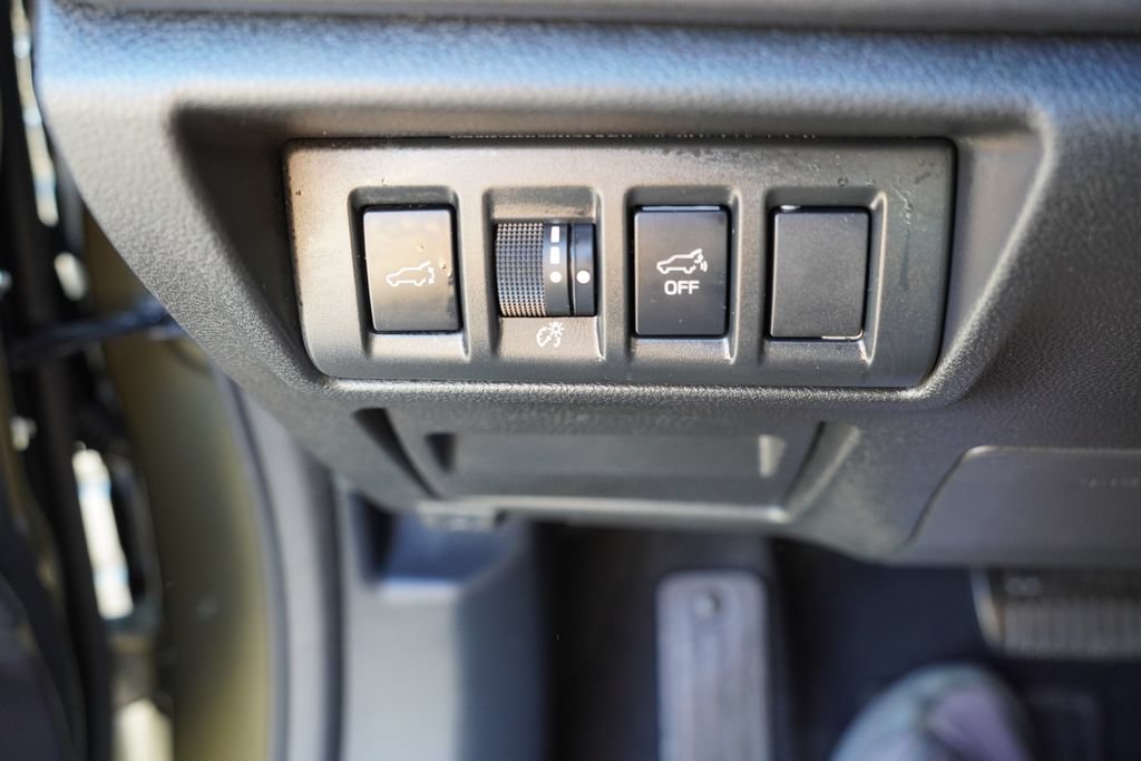Used 2025 Subaru Outback Touring AWD/4WD image 27