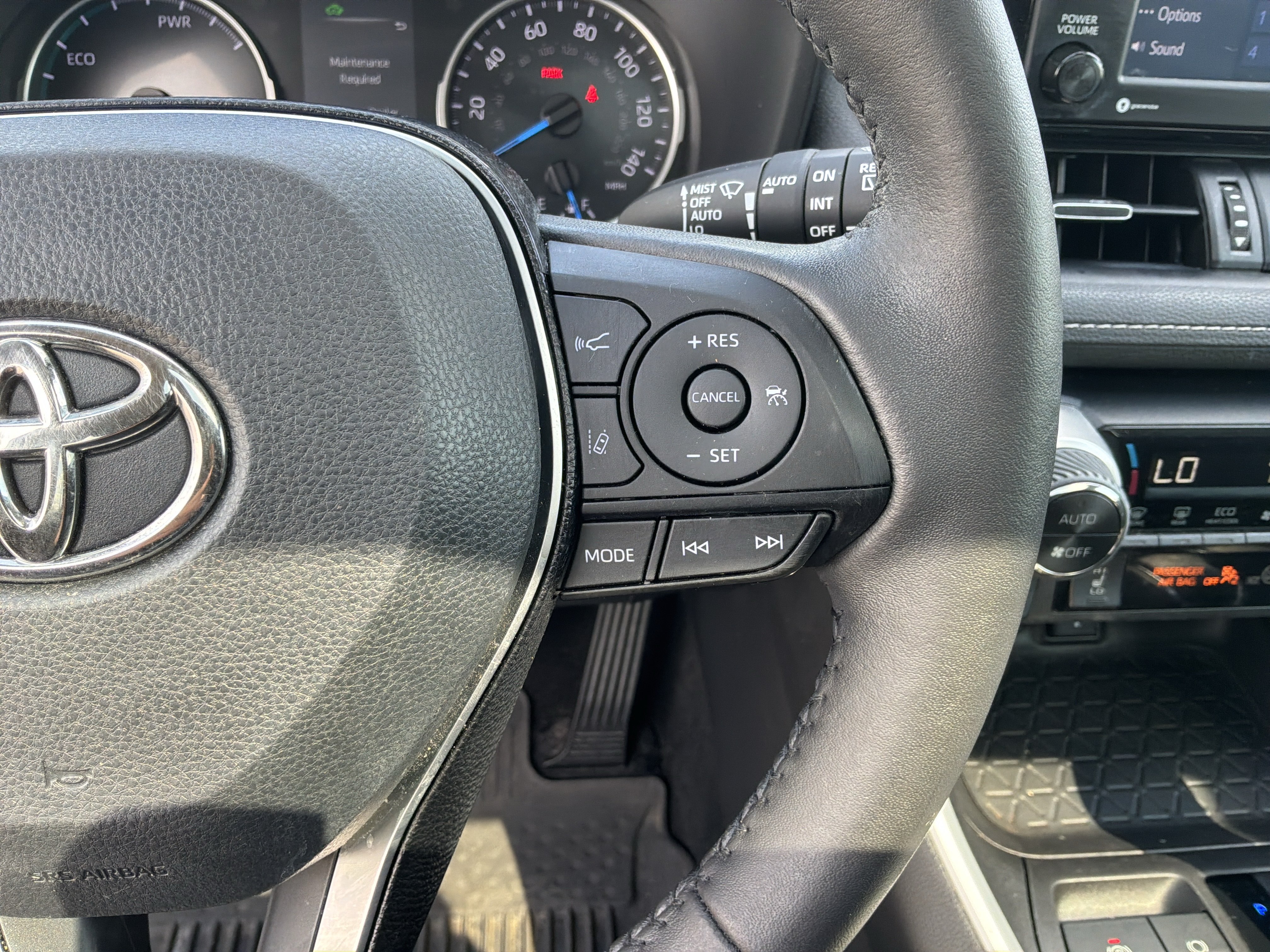 Used 2021 Toyota RAV4 XLE Premium AWD/4WD image 20