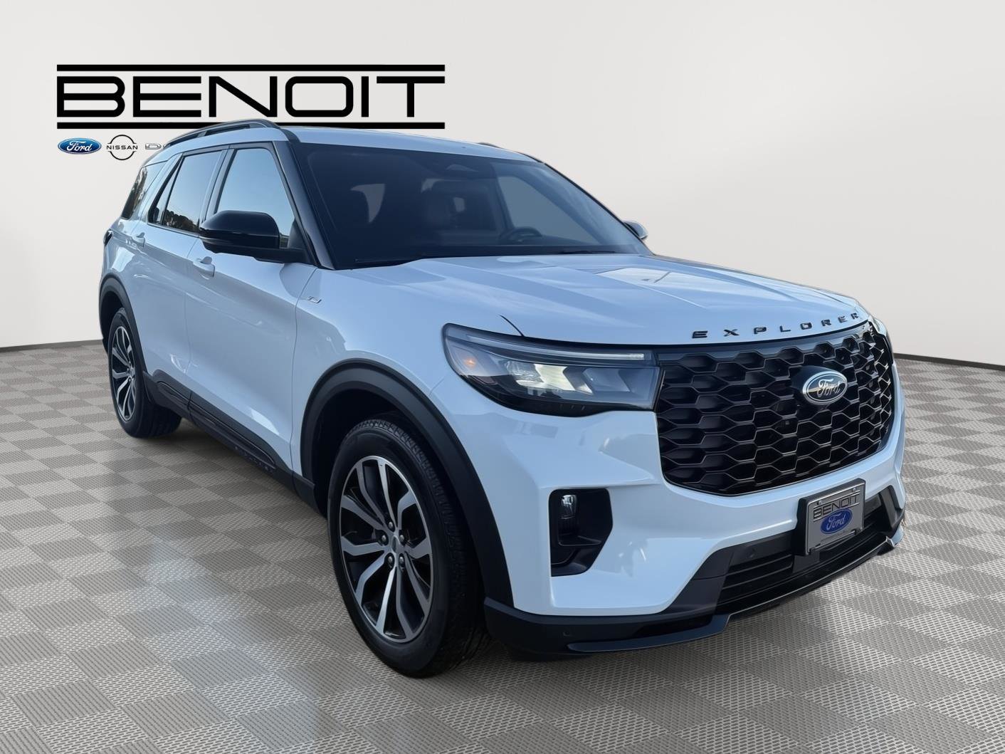 New 2025 Ford Explorer ST-Line image 2