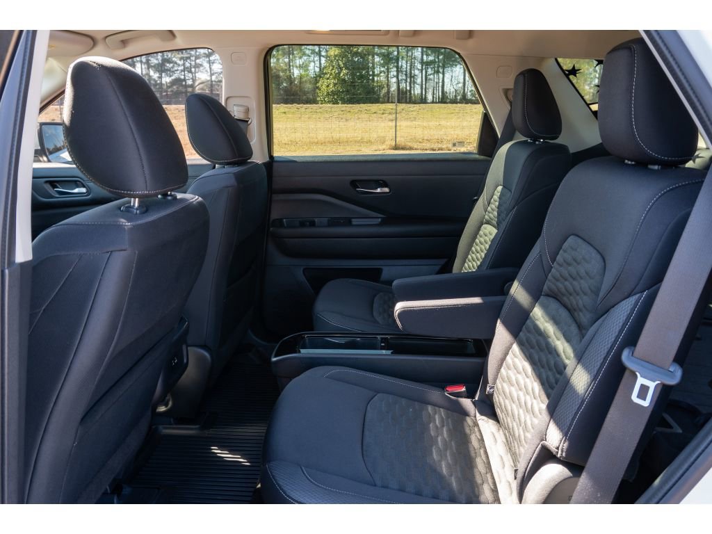 Used 2022 Nissan Pathfinder SV w/ SV Premium Package image 15