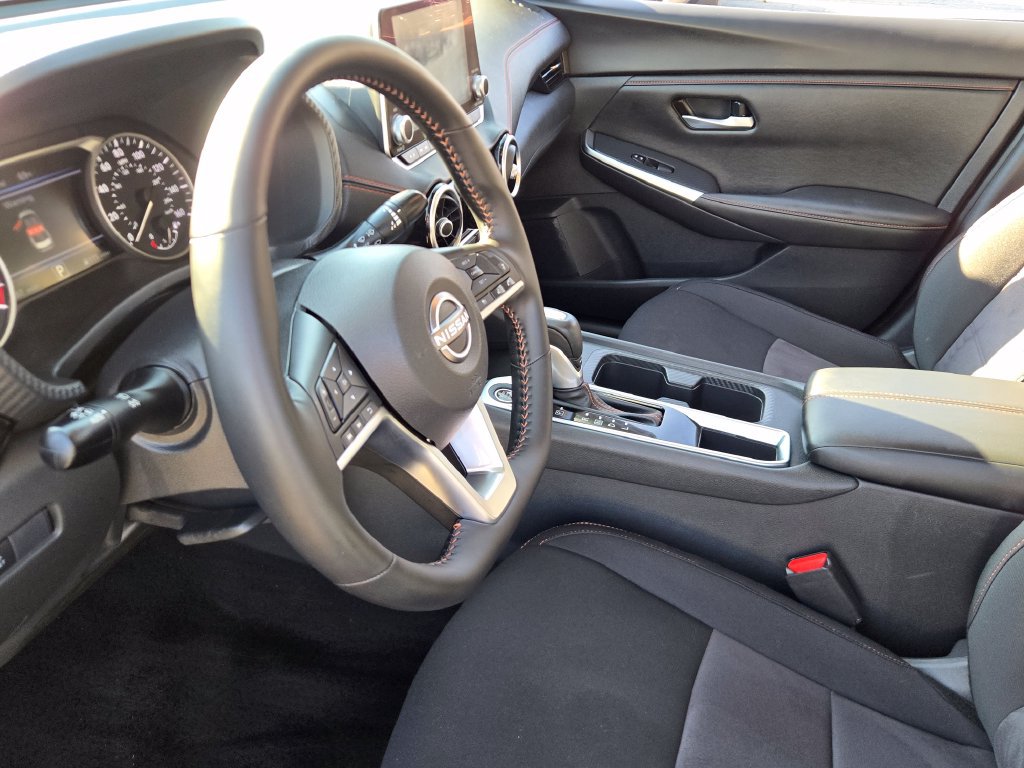 Used 2025 Nissan Sentra SR w/ Trunk Package FWD image 15