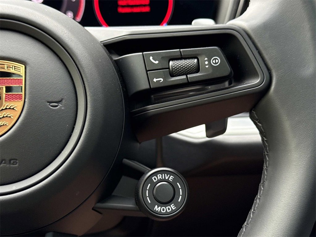 Used 2025 Porsche Cayenne S image 14