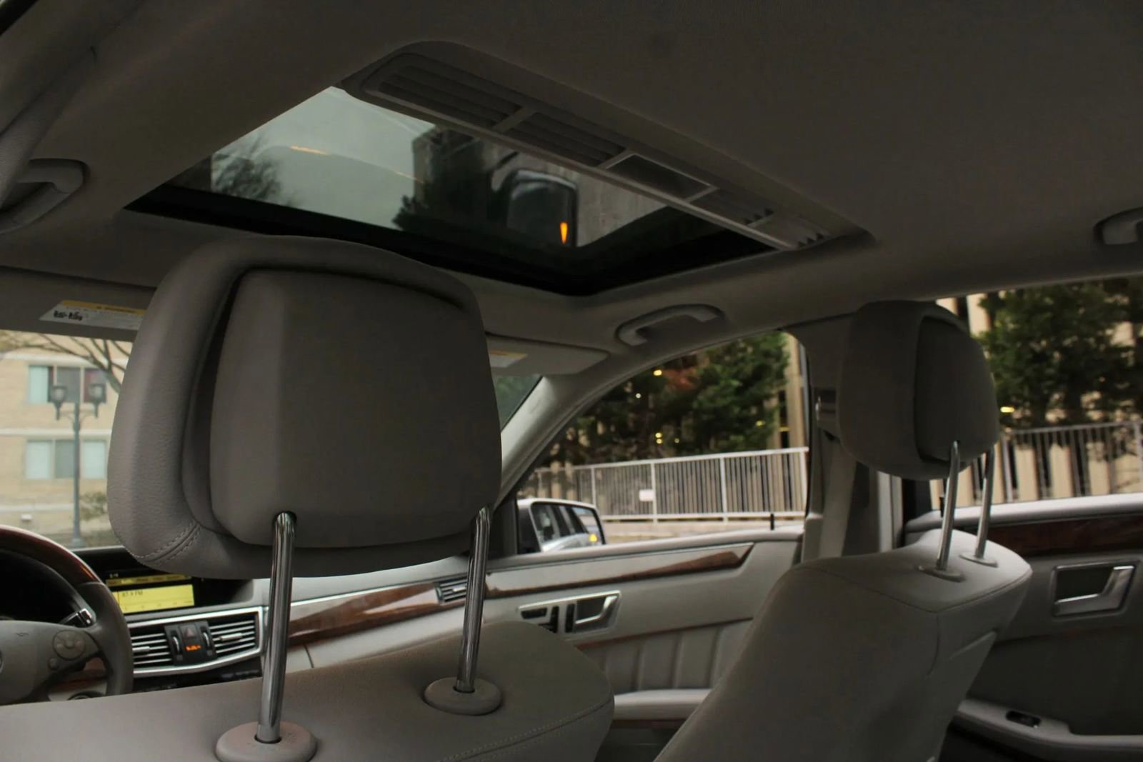 Used 2012 Mercedes-Benz E 350 4MATIC Sedan image 25