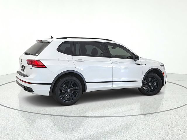 Used 2024 Volkswagen Tiguan SE R-Line AWD/4WD image 6