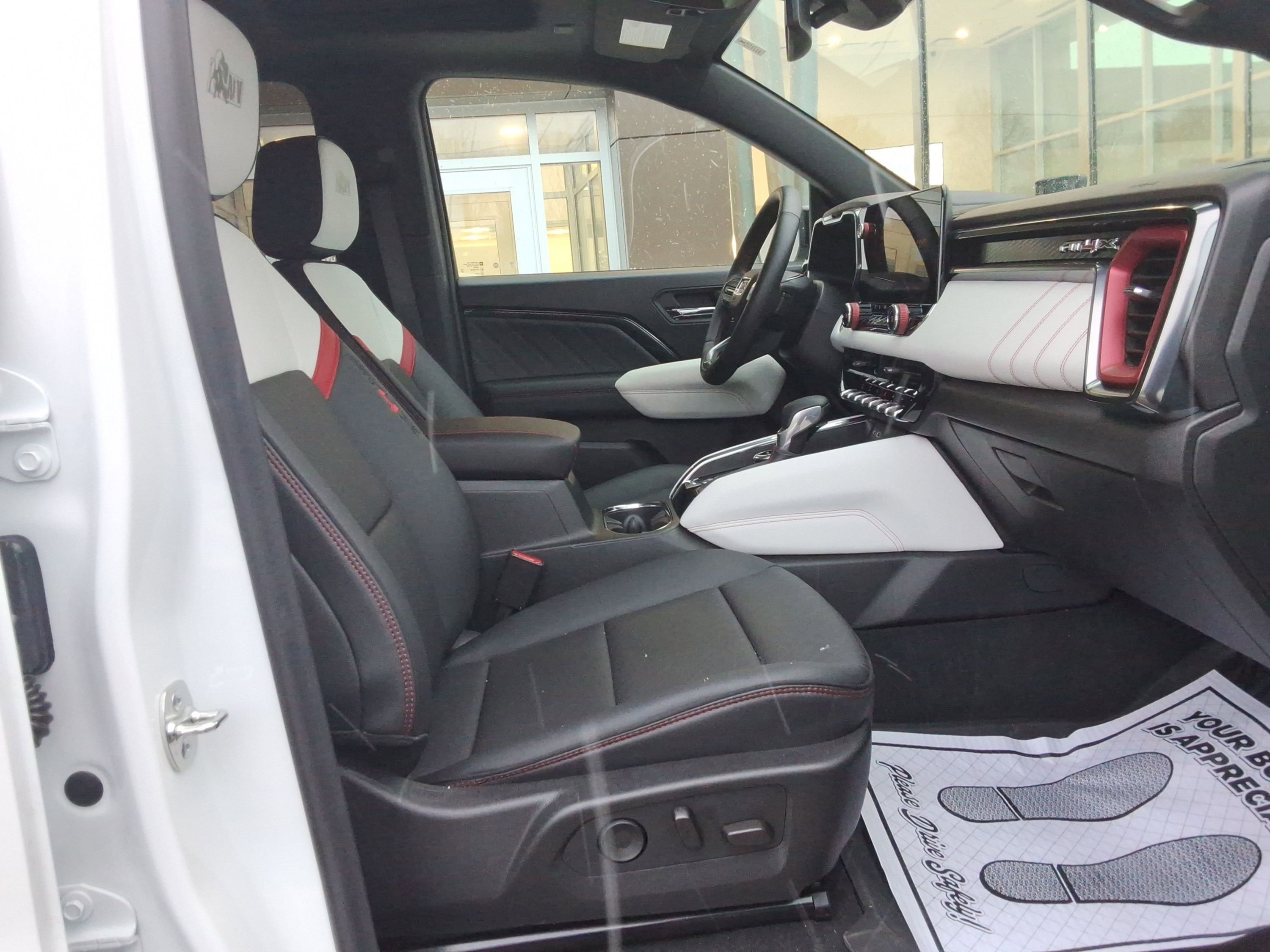 New 2024 GMC Canyon AT4X w/ AT4X AEV Edition image 32