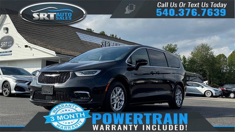 Used 2024 Chrysler Pacifica Touring FWD image 1
