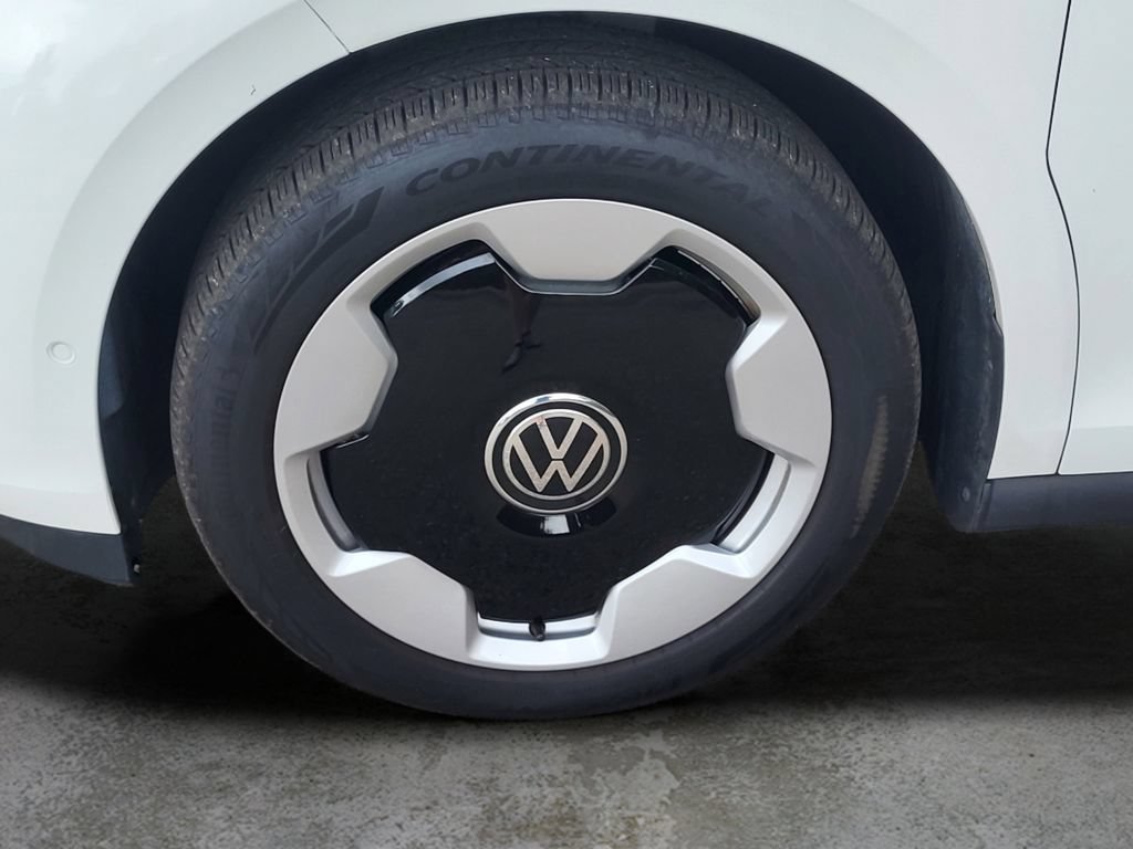 Used 2025 Volkswagen ID. Buzz 1st Edition RWD image 9