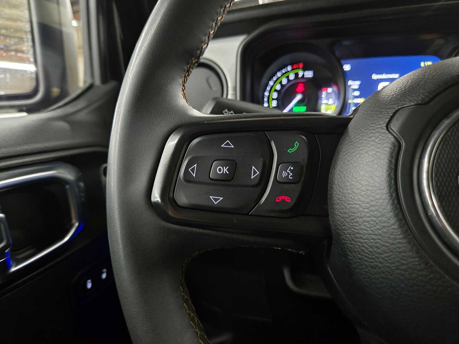 Used 2024 Jeep Wrangler Unlimited AWD/4WD image 31