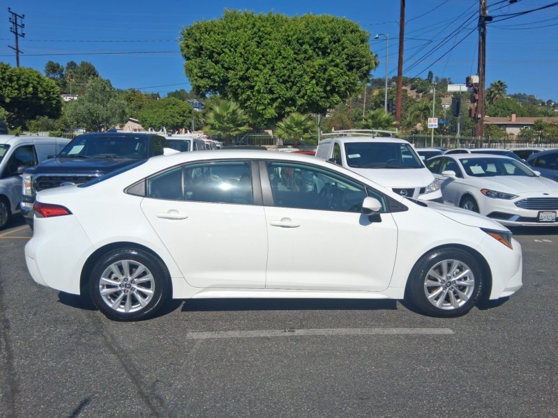 Used 2023 Toyota Corolla LE w/ LE Convenience Package FWD image 7