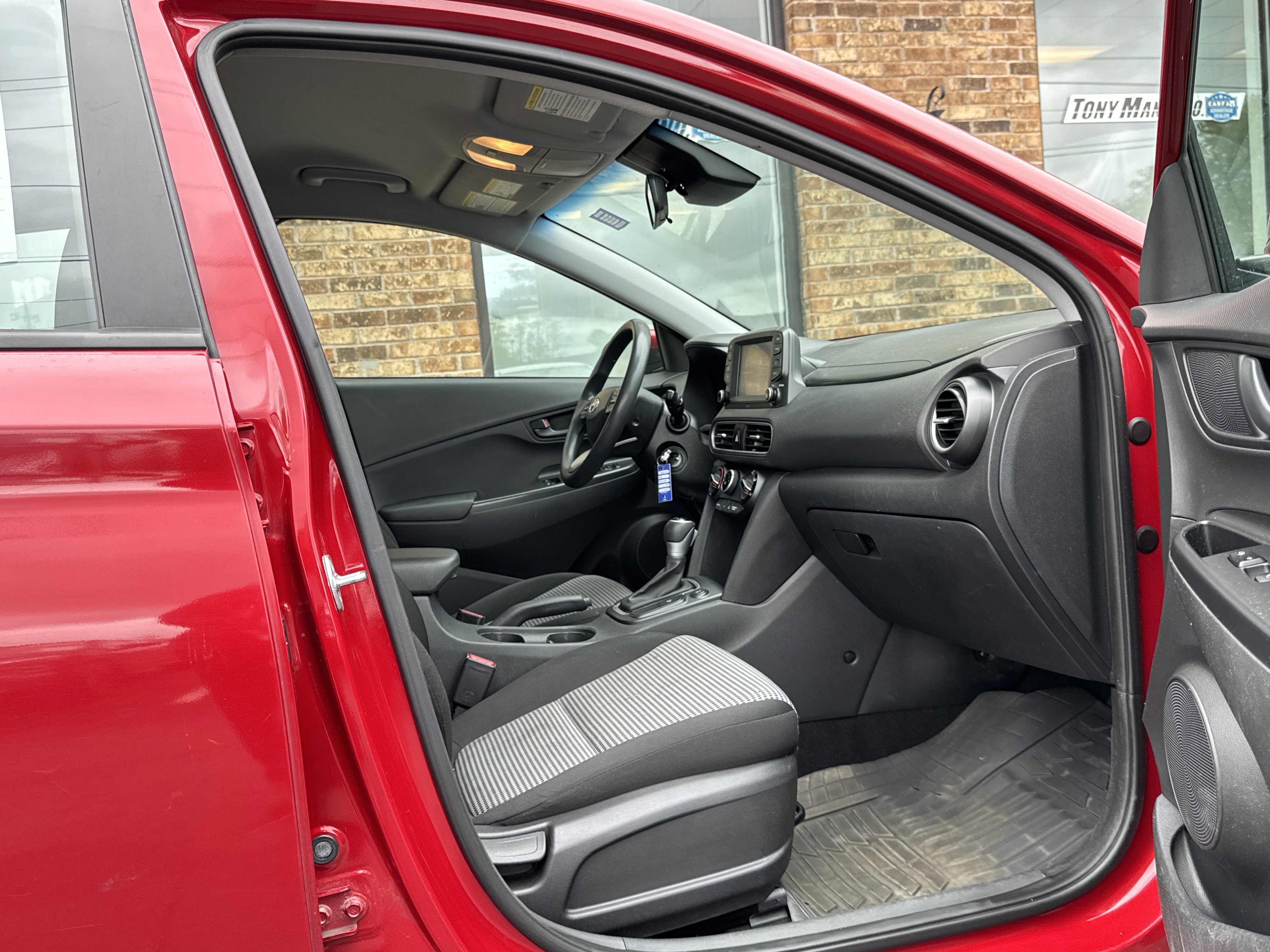 Used 2021 Hyundai Kona SE AWD/4WD image 13