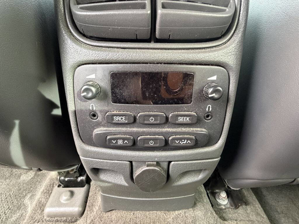 Used 2004 GMC Envoy SLT image 7