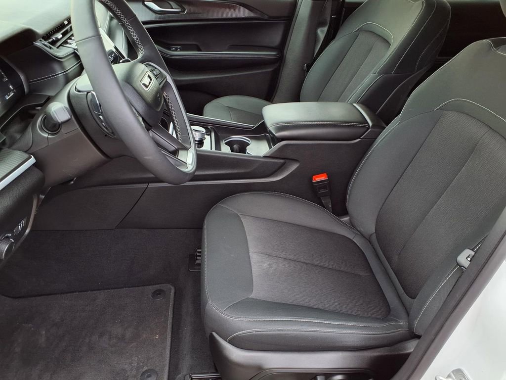 Used 2025 Jeep Grand Cherokee L Laredo w/ Luxury Tech Group I image 7