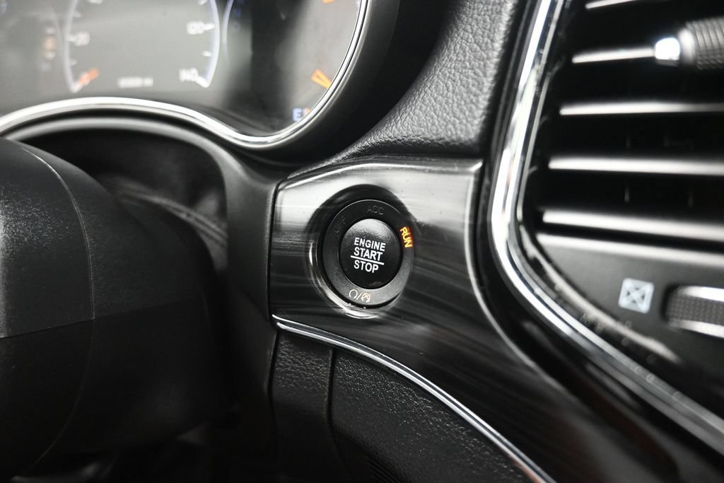 Used 2020 Jeep Grand Cherokee Limited AWD/4WD image 20
