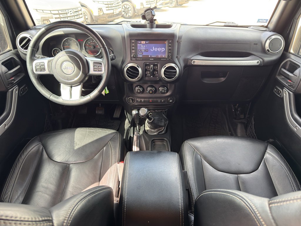 Used 2015 Jeep Wrangler Unlimited Rubicon AWD/4WD image 13