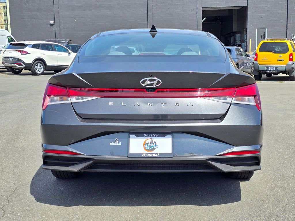 Used 2022 Hyundai Elantra SEL FWD image 6