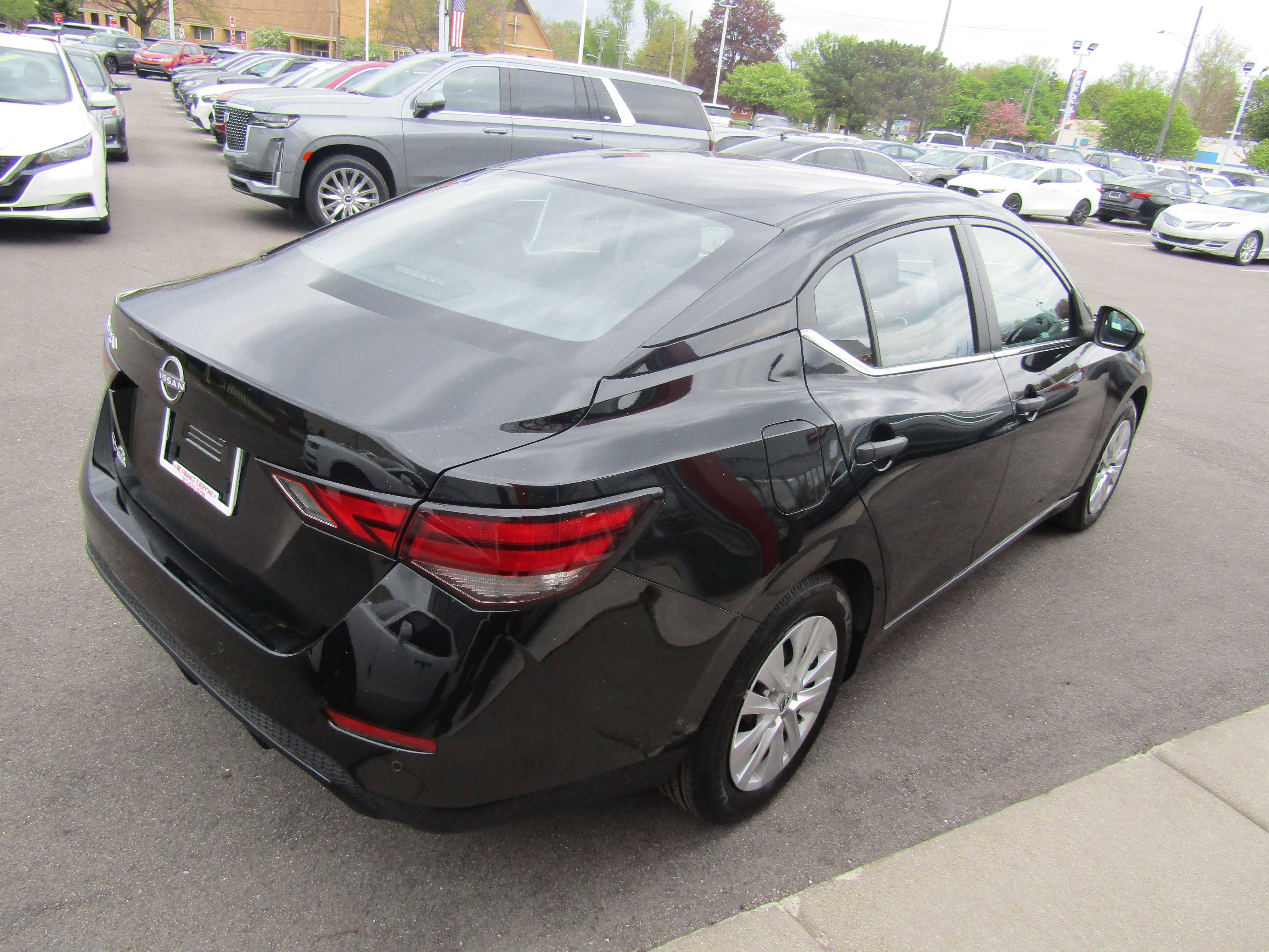 Used 2025 Nissan Sentra S FWD image 5