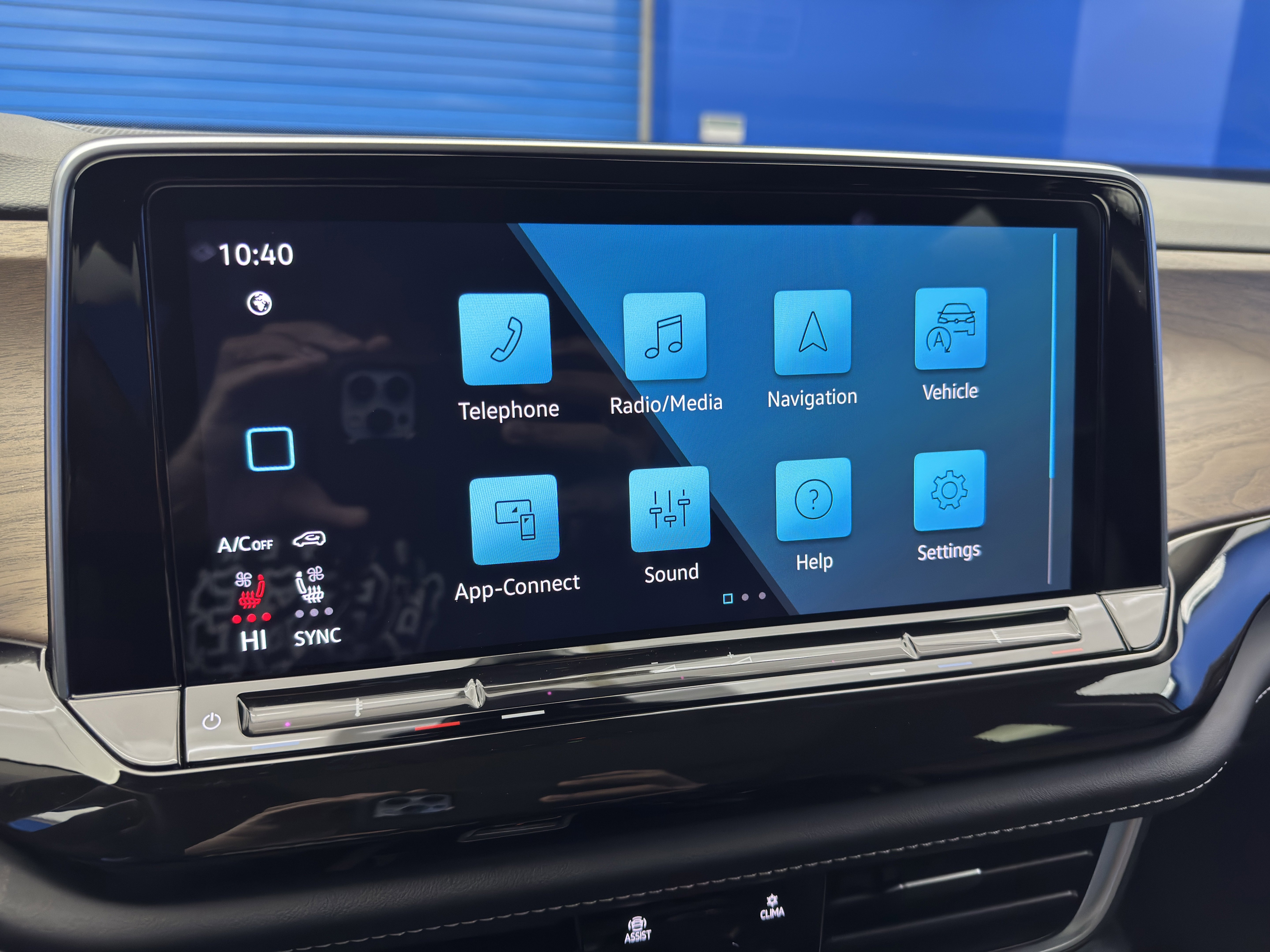 Certified 2025 Volkswagen Atlas SE w/ Panoramic Sunroof Package image 19