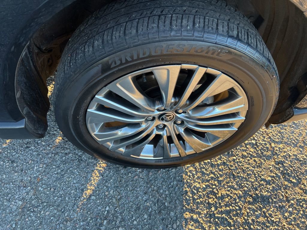 Used 2023 Toyota Venza XLE image 46